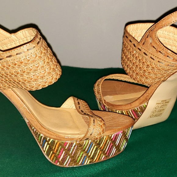 Heel - Picture 2 of 8